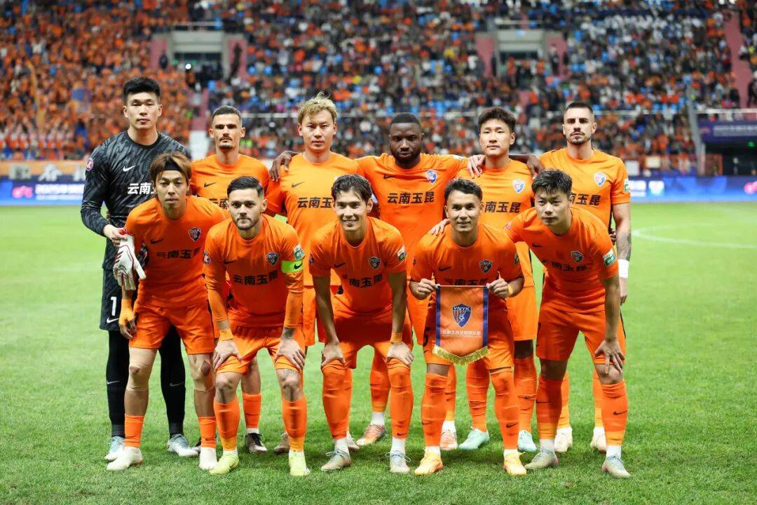 包含中超联赛最新对决战报发布，球队表现不凡的词条